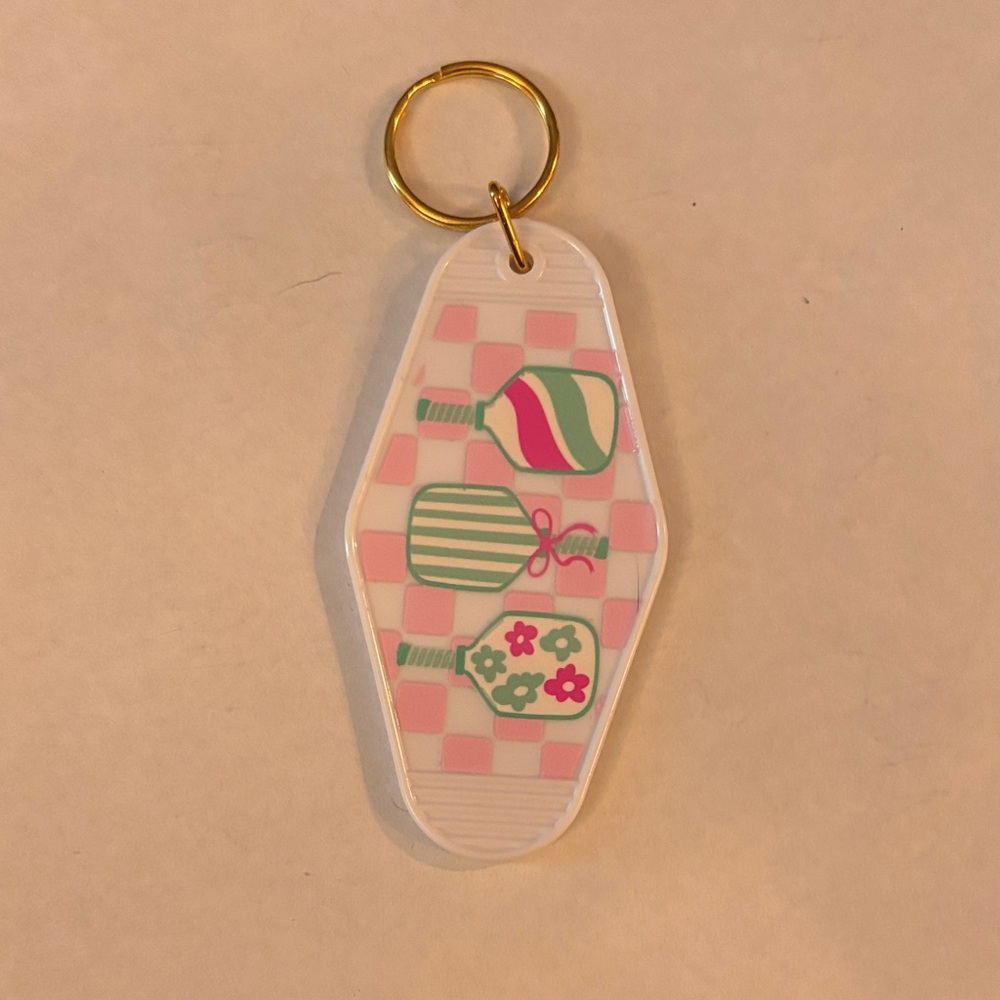 Pickleball hotel style keychain